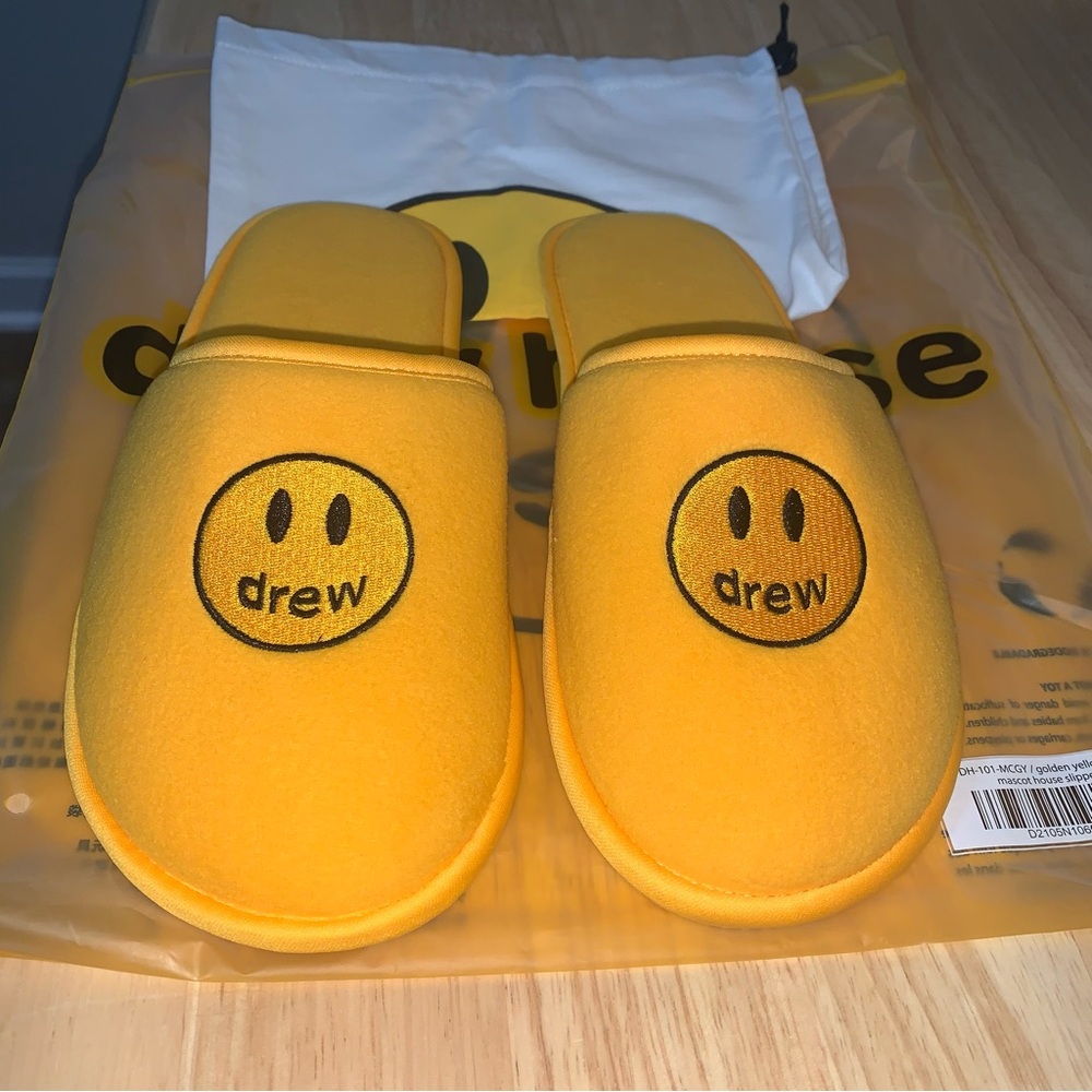 Drew House Mascot House Slippers Golden Yellow size Small